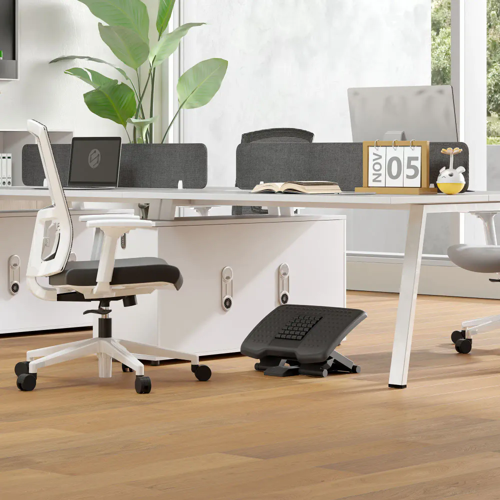 Ergonomisk fotstøtte med massasjeruller - justerbar