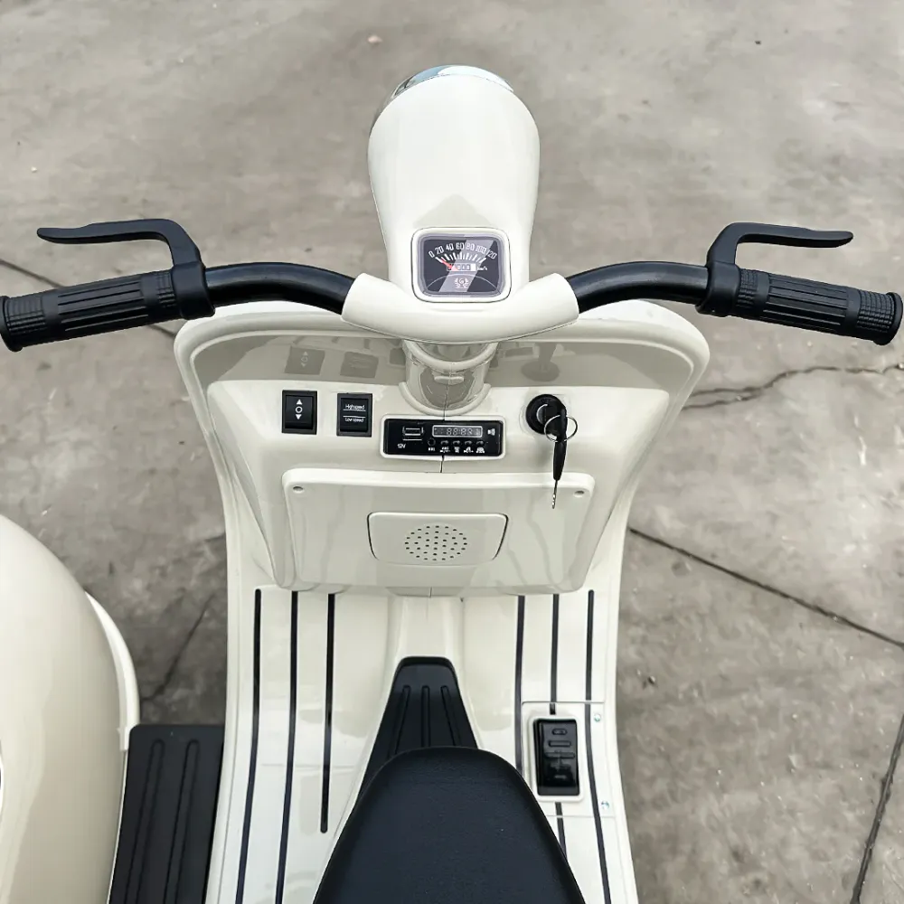 Vespa scooter for to barn 3-9 år - med revers